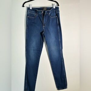 White House Black Market Jeans Size 8 NWOT